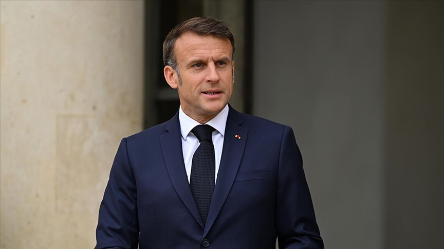 macron image 