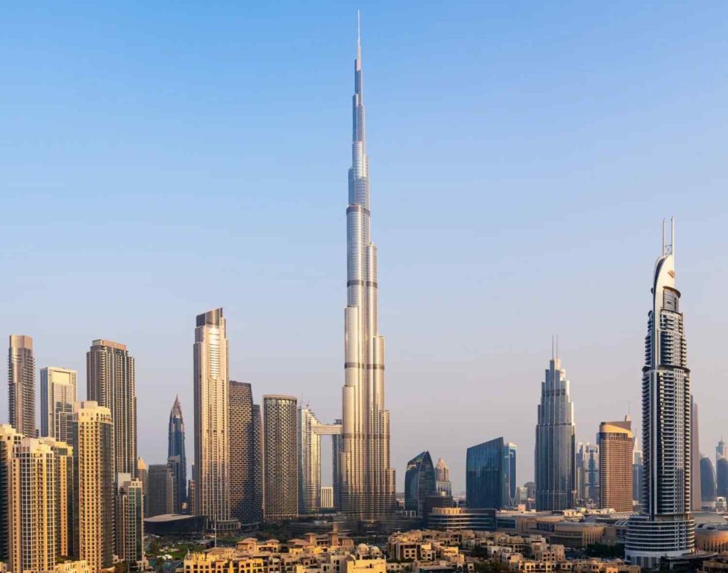 UAE Maintains Stability Amid Weather Shifts and High Travel Activity Across Major Cities
